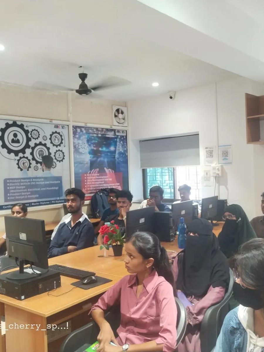Python vs Java for Beginners: Which Language Should Indian Freshers Learn First? (Updated May 2026)